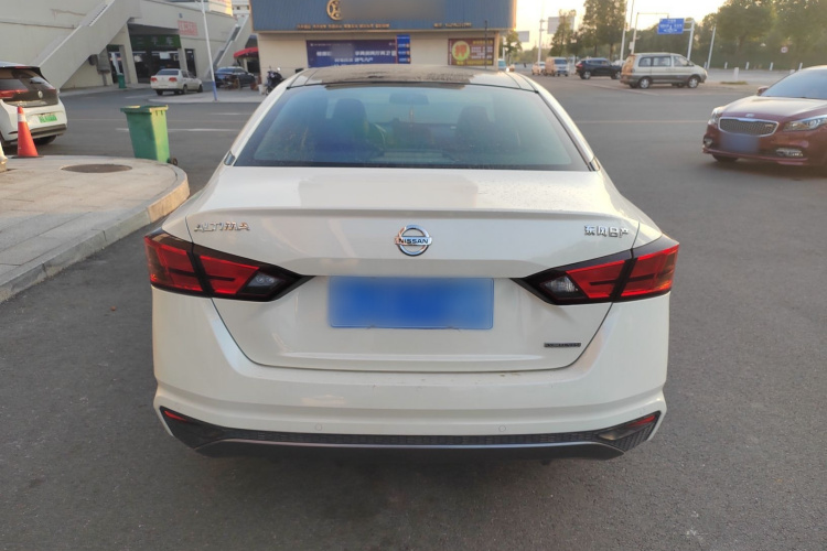 日产 天籁 2019款 2.0T XL 智领版车身外观6