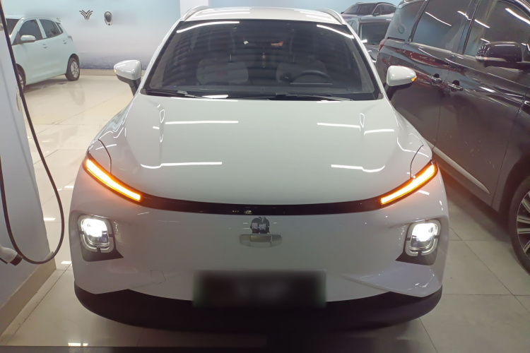 吉利几何E萤火虫 2024款 401km 星光车身外观2