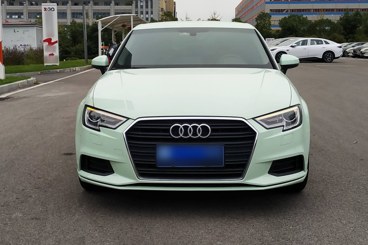 奥迪A3 2018款 30周年年型 Limousine 35 TFSI 进取型车身外观6008