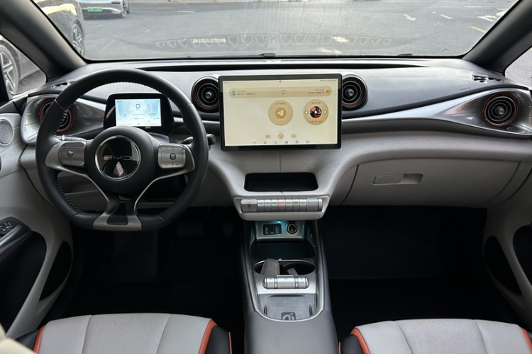 比亚迪 海豚 2021款 405km 时尚版中控内饰7001