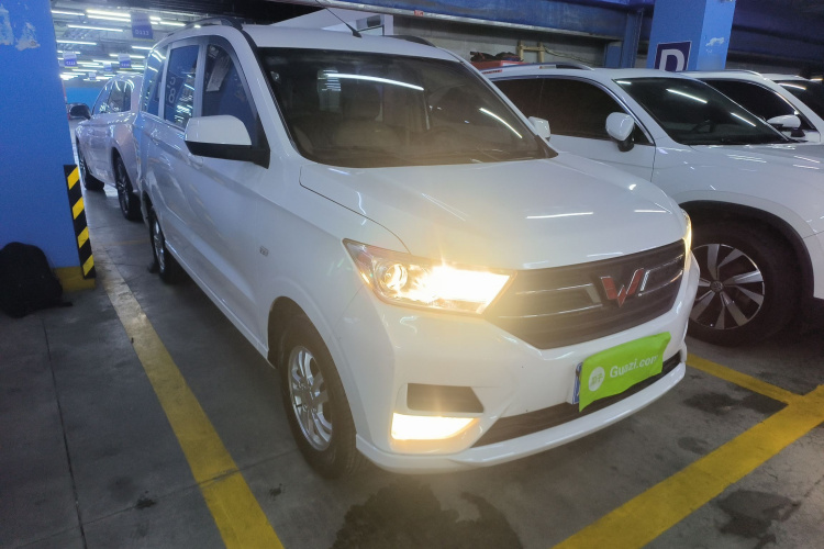 五菱汽车 五菱宏光 2021款 1.5L改款 S舒适型 电动助力LAR车身外观3