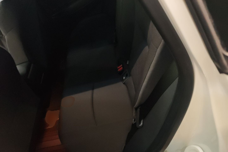 丰田 卡罗拉锐放 2023款 2.0L 先锋版中控内饰21