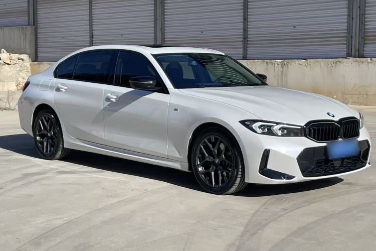 宝马3系 2025款 330Li M运动曜夜套装车身外观6004