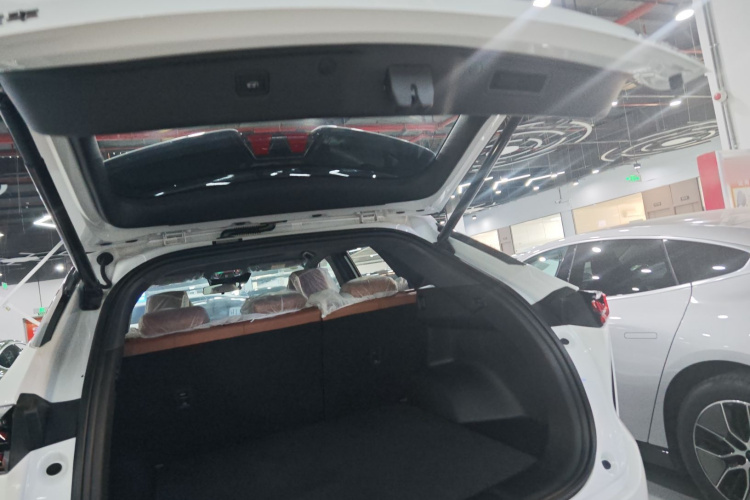 长安UNI-Z新能源 2024款 蓝鲸智电iDD 125km 卓越型机舱底盘23