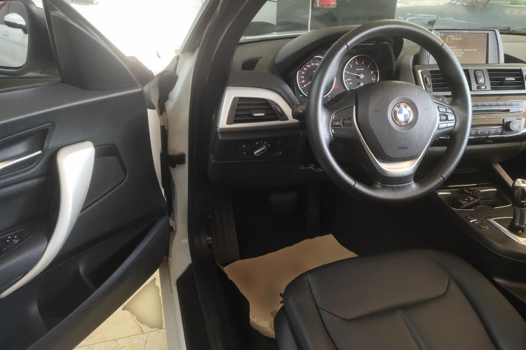 宝马2系(进口) 2015款 218i 敞篷轿跑车中控内饰20