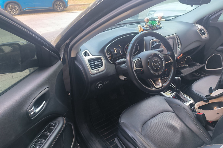 Jeep 指南者 2017款 200T 自动家享版中控内饰20