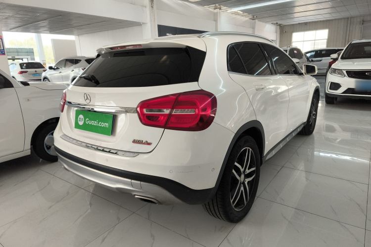 奔驰GLA 2016款 GLA 200 时尚型车身外观7