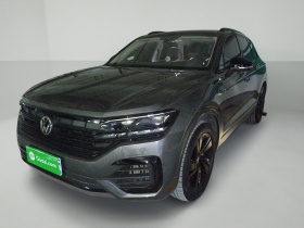 大众 途锐 2022款 3.0TSI 锐享版 曜黑运动套装