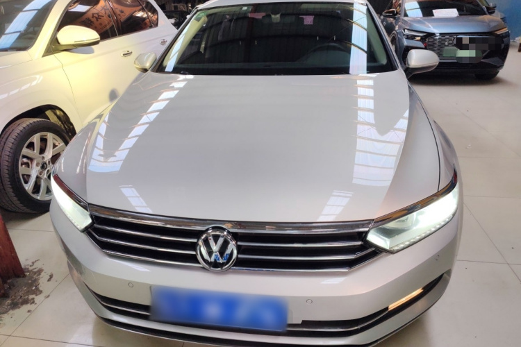 大众 迈腾 2017款 330TSI DSG 豪华型车身外观2