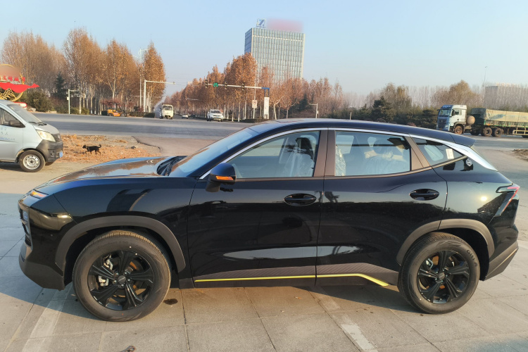 捷途大圣 2025款 1.5T DCT 超越版车身外观4