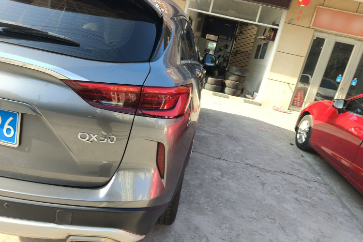 英菲尼迪QX50 2018款 2.0T 四驱菁英版车身外观9