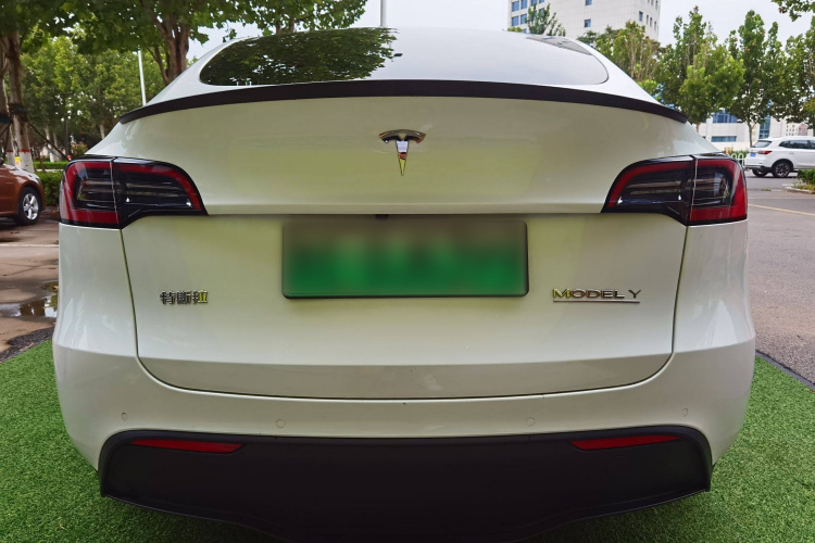 特斯拉 Model Y 2022款 Performance高性能全轮驱动版车身外观6002
