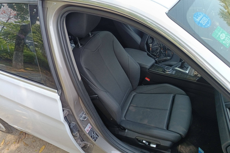 宝马3系 2018款 320Li 领先型豪华套装中控内饰41