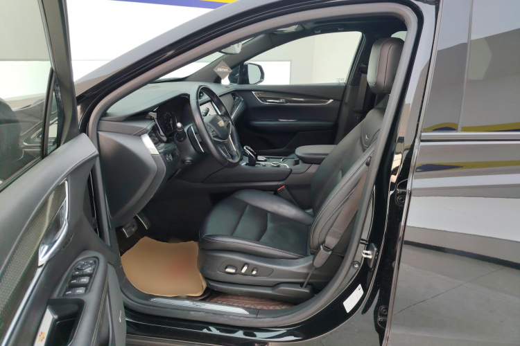 凯迪拉克XT5 2021款 2.0T 四驱尊贵型中控内饰19