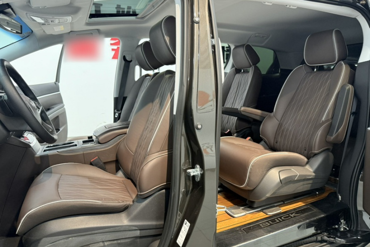 别克GL8 2022款 陆上公务舱 652T 豪华型中控内饰7004