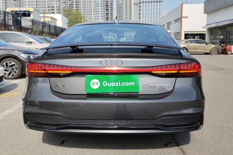 奥迪A7 2024款 45 TFSI 臻选型车身外观6