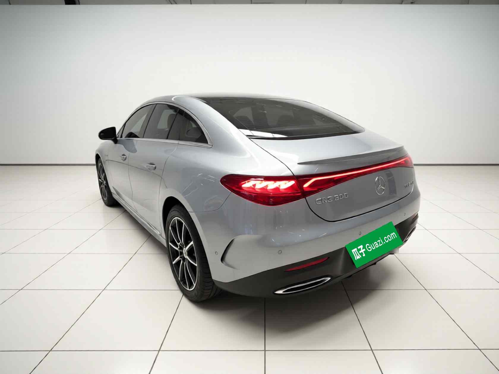 奔驰EQE 2022款 350 先锋版(3)