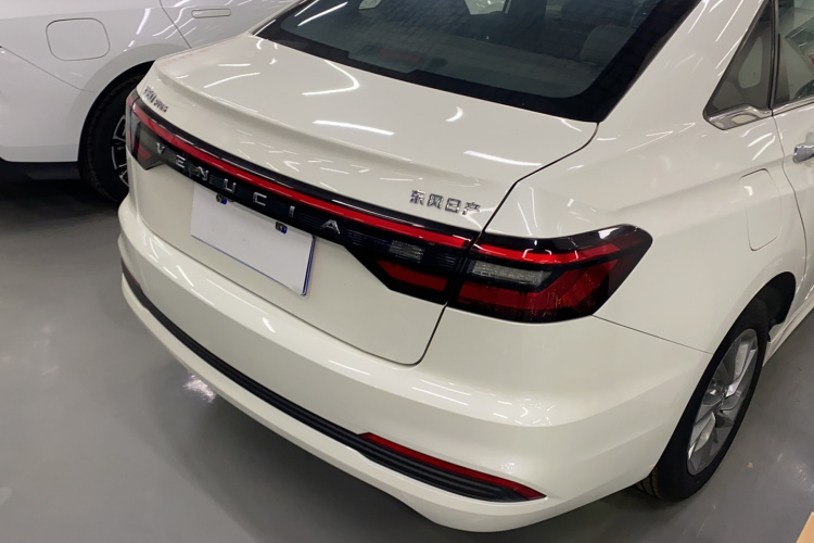 启辰D60 2023款 PLUS 1.6L XL CVT悦领版车身外观6003