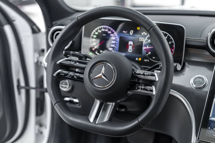 奔驰C级 2023款 改款 C 200 L 运动版局部细节9010