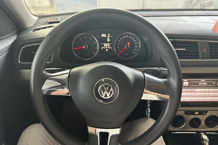 大众 朗行 2013款 1.6L 自动舒适型中控内饰7002