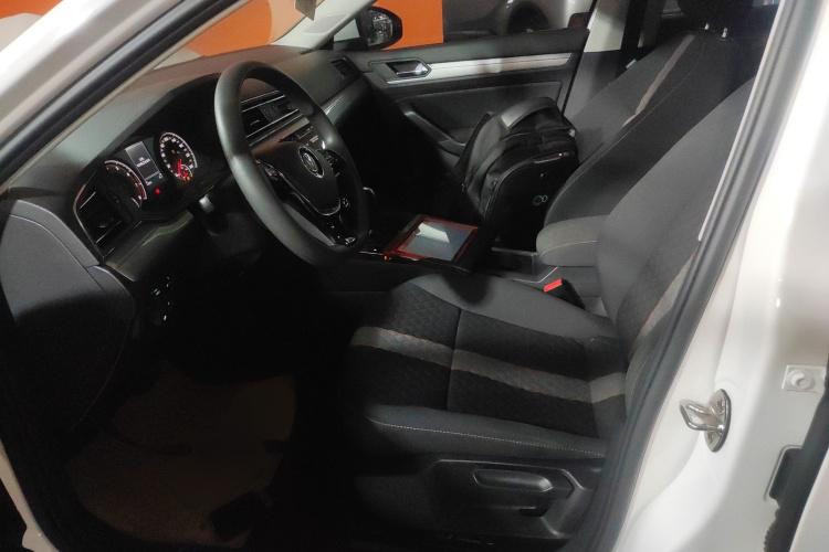 大众 凌渡 2021款 230TSI DSG风尚版中控内饰19