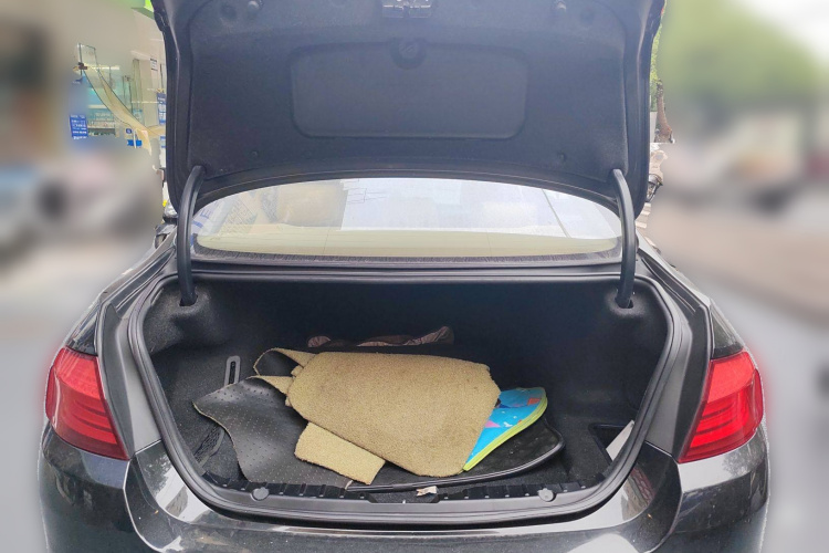 宝马5系 2011款 520Li 典雅型局部细节23