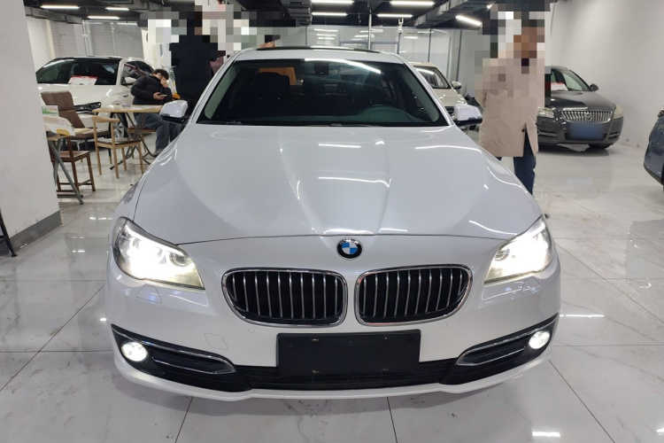 宝马5系 2014款 525Li 豪华设计套装车身外观2
