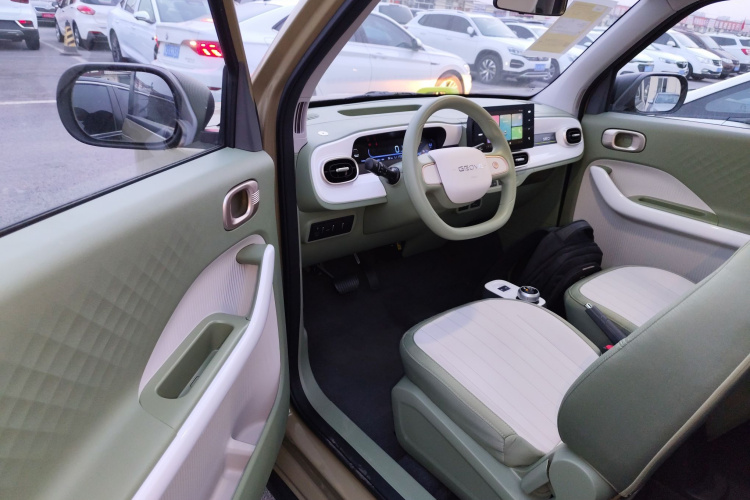 吉利银河 2025款 210km 熊猫骑士中控内饰20