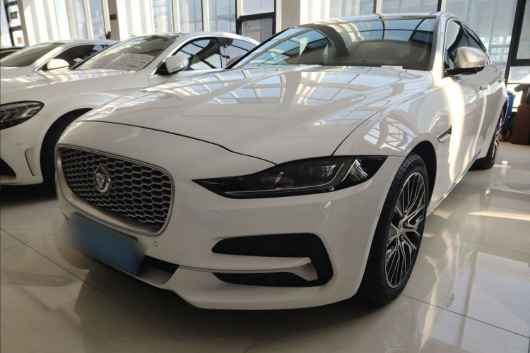 捷豹XEL 2020款 2.0T 200PS S进取优雅版车身外观6005