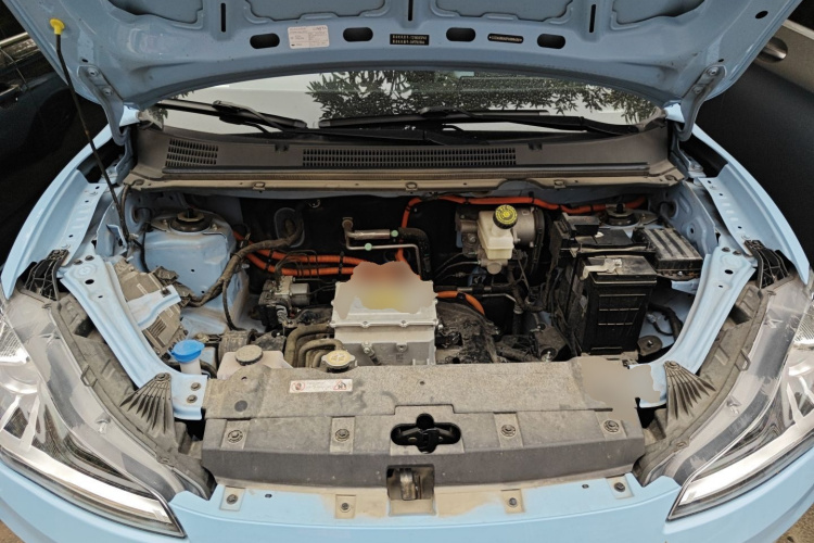 哪吒汽车 哪吒AYA 2023款 318 Lite机舱底盘24