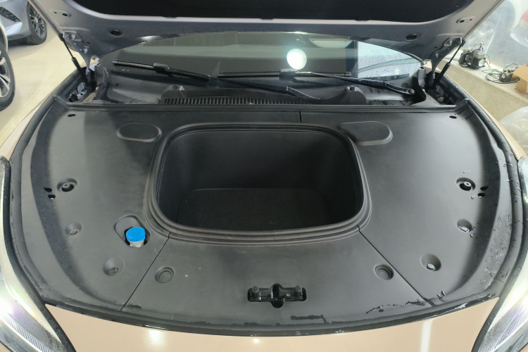 哪吒汽车 哪吒GT 2023款 560机舱底盘24