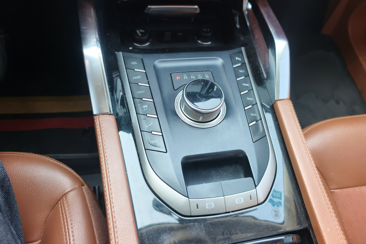 众泰T700 2017款 1.8T 双离合尊贵型局部细节18