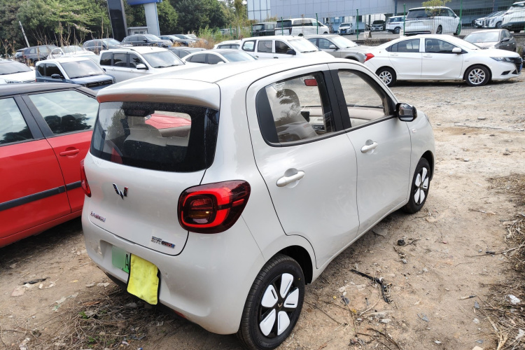 五菱汽车 宏光MINIEV 2025款 四门版 进阶款车身外观6005