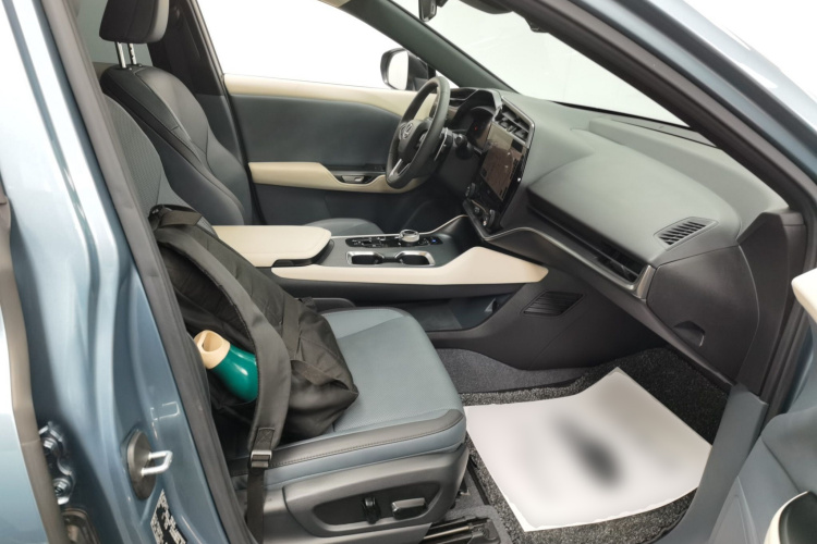 雷克萨斯RZ 2023款 450e 四驱纵享版局部细节41