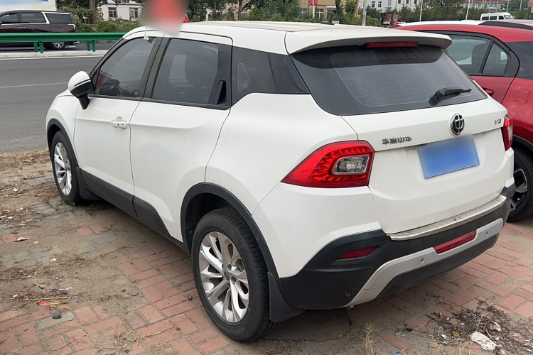 中华V3 2016款 1.5L 手动智能型车身外观6004