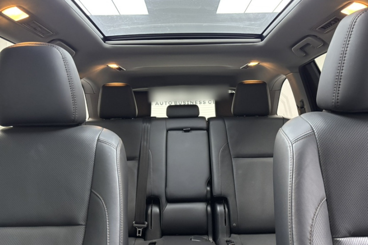 丰田 汉兰达 2021款 2.0T 四驱豪华版 7座中控内饰7002