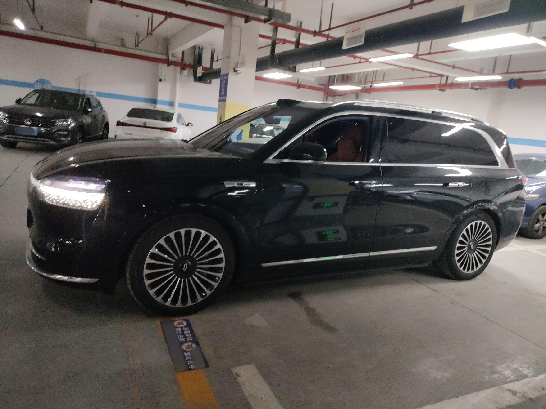 鸿蒙智行 问界M9 2024款 增程 Ultra版 42kWh 6座版