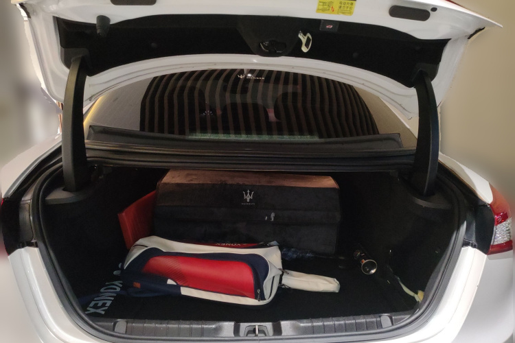 玛莎拉蒂 Ghibli 2018款 改款 3.0T 标准版中控内饰23