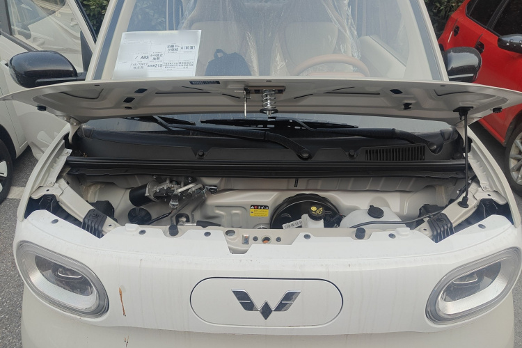 五菱汽车 宏光MINIEV 2024款 第三代 215km 青春版机舱底盘24