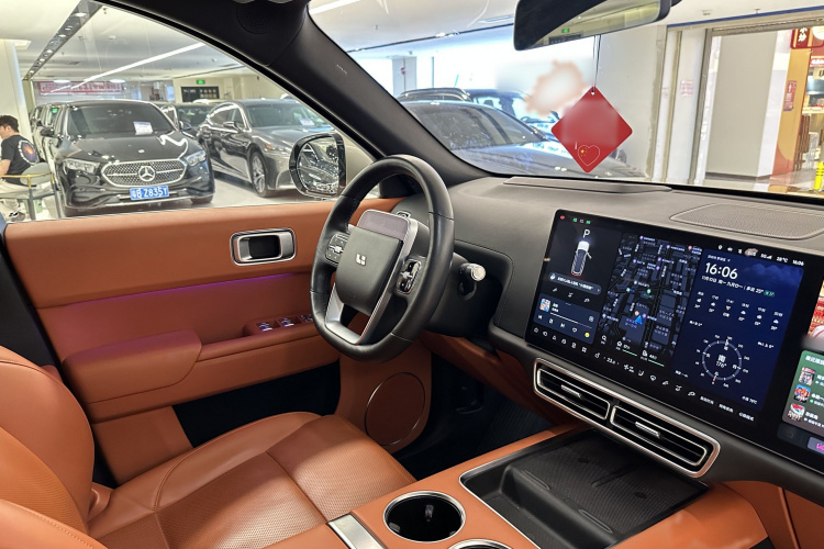 理想汽车 理想L9 2022款 Max中控内饰7009