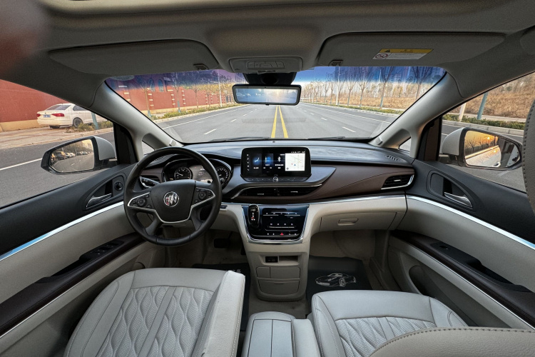 别克GL8 2020款 陆上公务舱 652T 尊贵型中控内饰7001