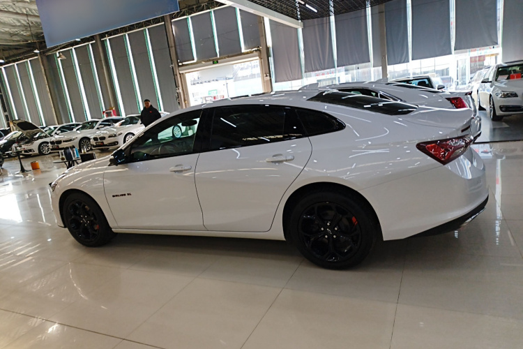 雪佛兰 迈锐宝XL 2023款 Redline 2.0T 锐动版车身外观4