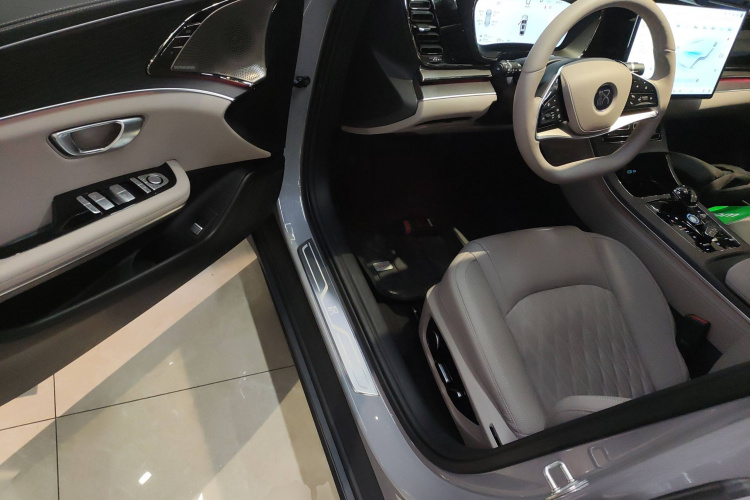 比亚迪 汉 2025款 DM-i 智驾版 125KM激光雷达旗舰型中控内饰20