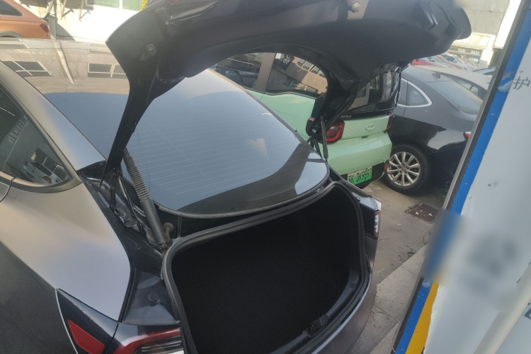 特斯拉 Model 3 2022款 Performance高性能全轮驱动版机舱底盘23