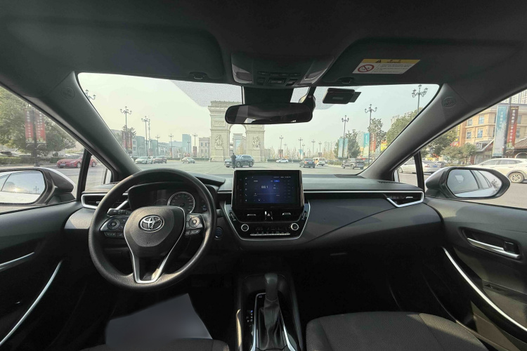 丰田 雷凌 2022款 双擎 1.8H E-CVT豪华版中控内饰7009