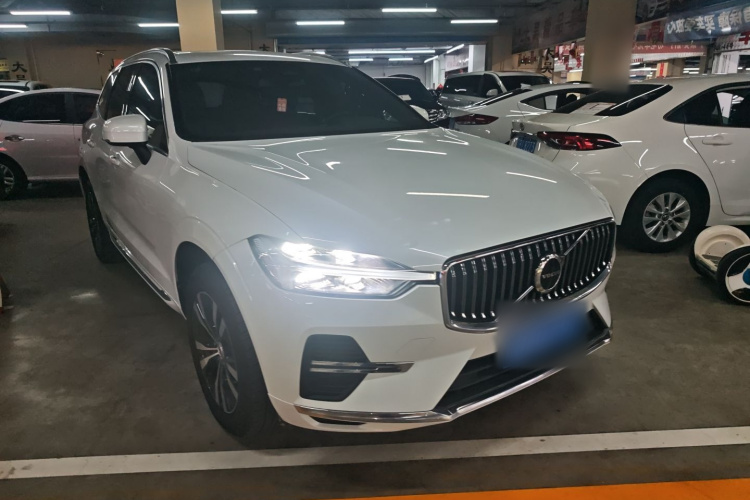 沃尔沃XC60 2024款 B5 四驱智逸豪华版车身外观3