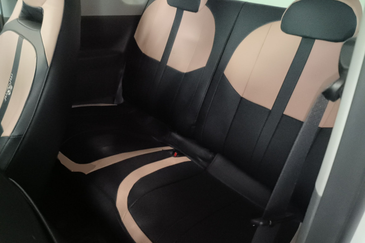 吉利银河 2023款 熊猫mini 200km 耐力熊中控内饰7004