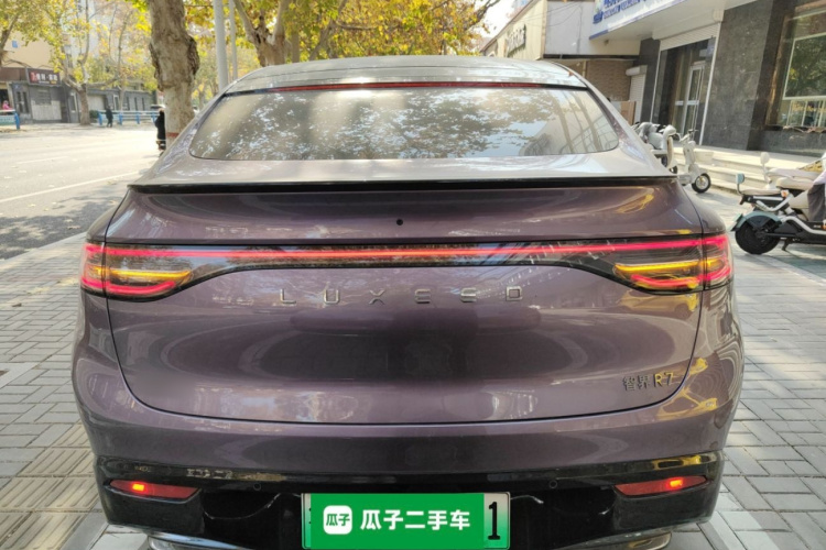 鸿蒙智行 智界R7 2024款 纯电 736km UItra车身外观6