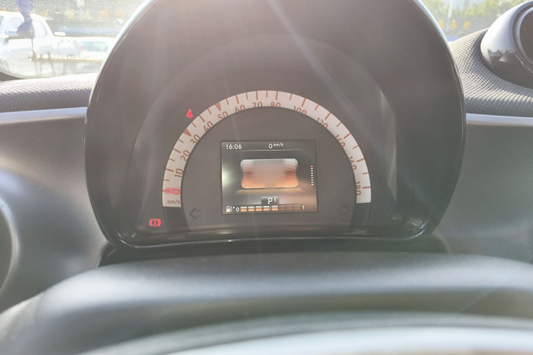 smart forfour 2016款 1.0L 52千瓦激情版局部细节14