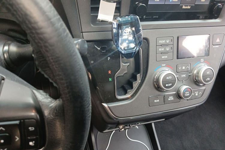 丰田Sienna（平行进口）局部细节18